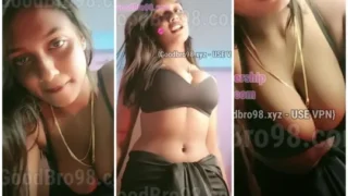 Premium Tango Girl Showcasing Her Body