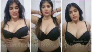 Kritika Kapoor Latest Paid App Tango Live