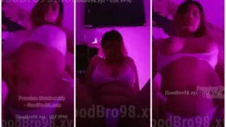 Sexy Figure Teasing Tits And Pussy In Tango Premium Live